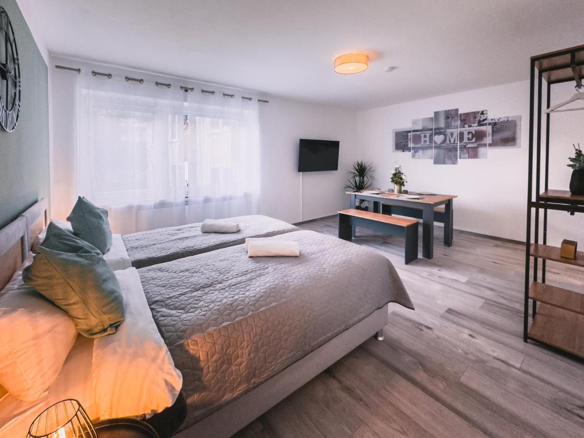 Immostay #6 - Ferienhaus 4 Zimmer Fuer 8 Personen, Wifi & Zentrum BRE Exterior photo