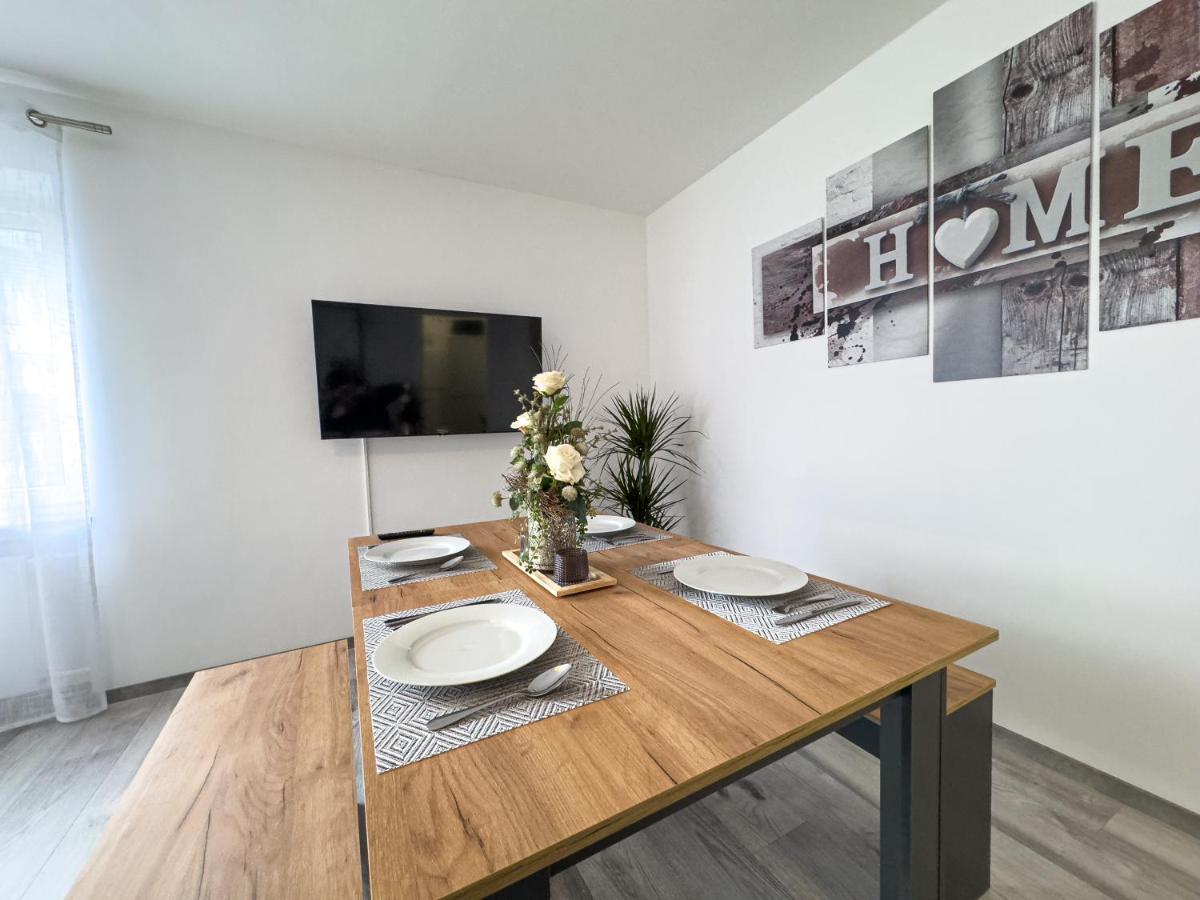 Immostay #6 - Ferienhaus 4 Zimmer Fuer 8 Personen, Wifi & Zentrum BRE Exterior photo