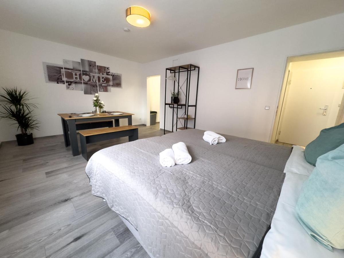 Immostay #6 - Ferienhaus 4 Zimmer Fuer 8 Personen, Wifi & Zentrum BRE Exterior photo