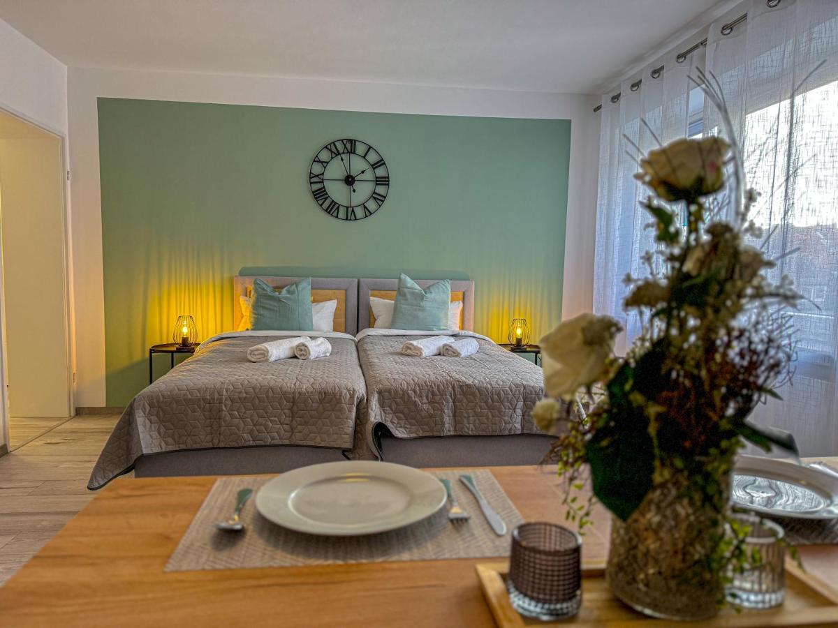 Immostay #6 - Ferienhaus 4 Zimmer Fuer 8 Personen, Wifi & Zentrum BRE Exterior photo