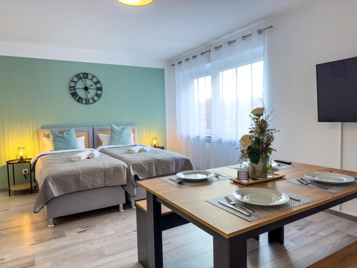 Immostay #6 - Ferienhaus 4 Zimmer Fuer 8 Personen, Wifi & Zentrum BRE Exterior photo