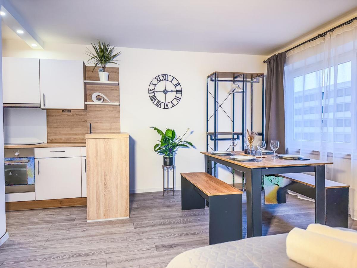 Immostay #6 - Ferienhaus 4 Zimmer Fuer 8 Personen, Wifi & Zentrum BRE Exterior photo