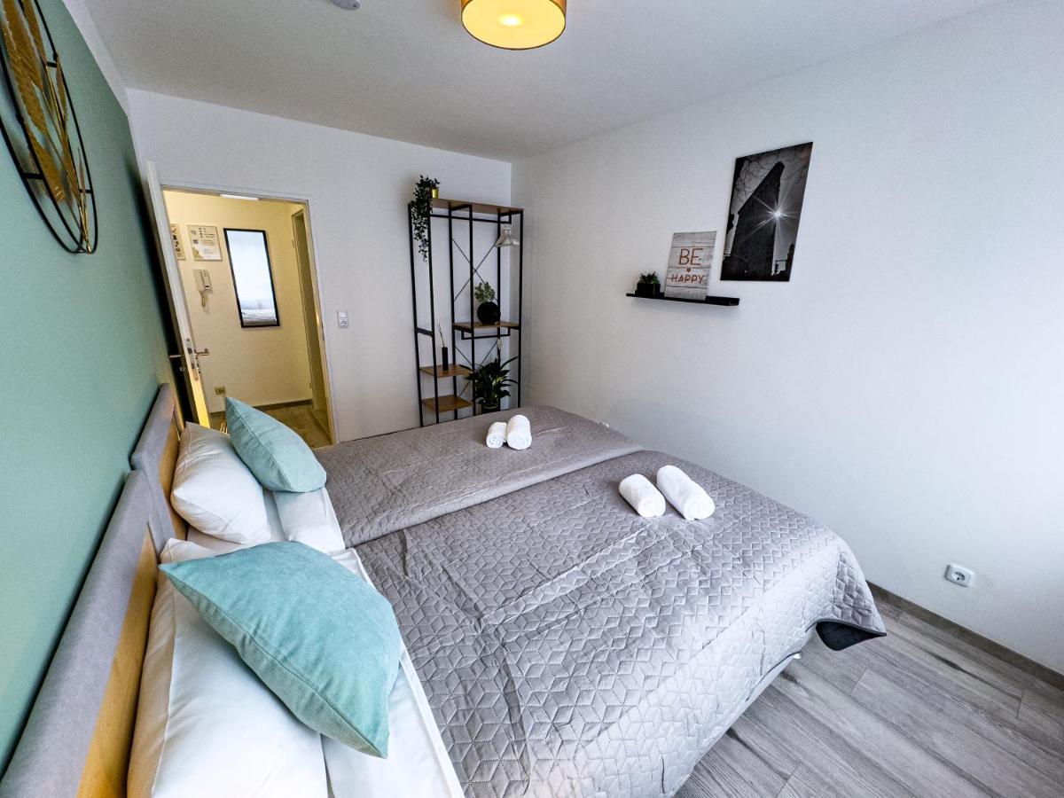 Immostay #6 - Ferienhaus 4 Zimmer Fuer 8 Personen, Wifi & Zentrum BRE Exterior photo