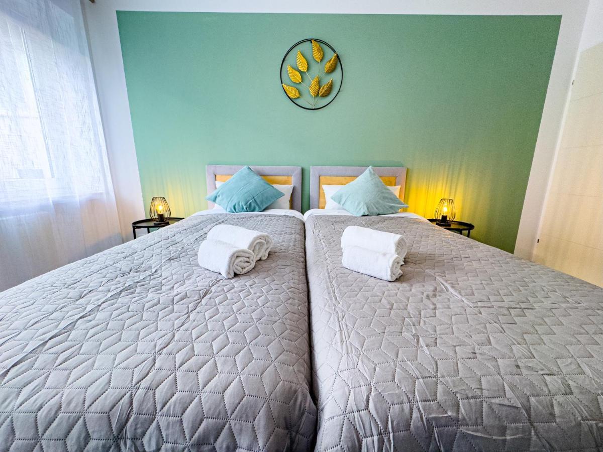 Immostay #6 - Ferienhaus 4 Zimmer Fuer 8 Personen, Wifi & Zentrum BRE Exterior photo