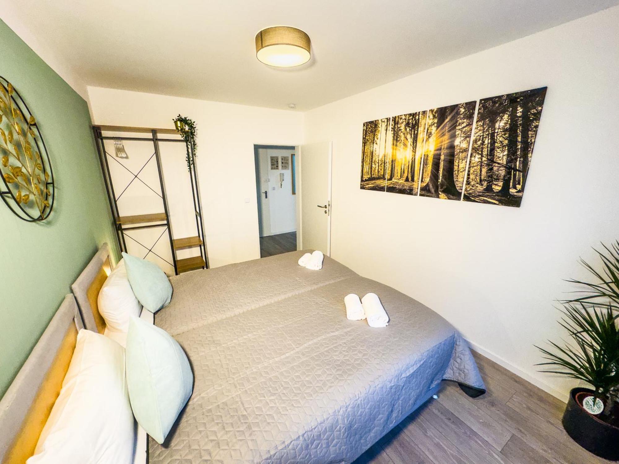 Immostay #6 - Ferienhaus 4 Zimmer Fuer 8 Personen, Wifi & Zentrum BRE Exterior photo